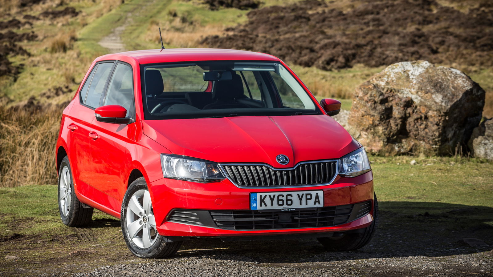 Skoda Fabia Review: The Tons-Of-Fun Supermini You'd Never Suspect