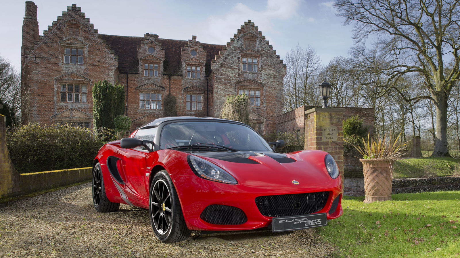 The Lotus Elise Sprint 220 Is A Sub-800kg Lightweight With An Incredible Gear Shifter