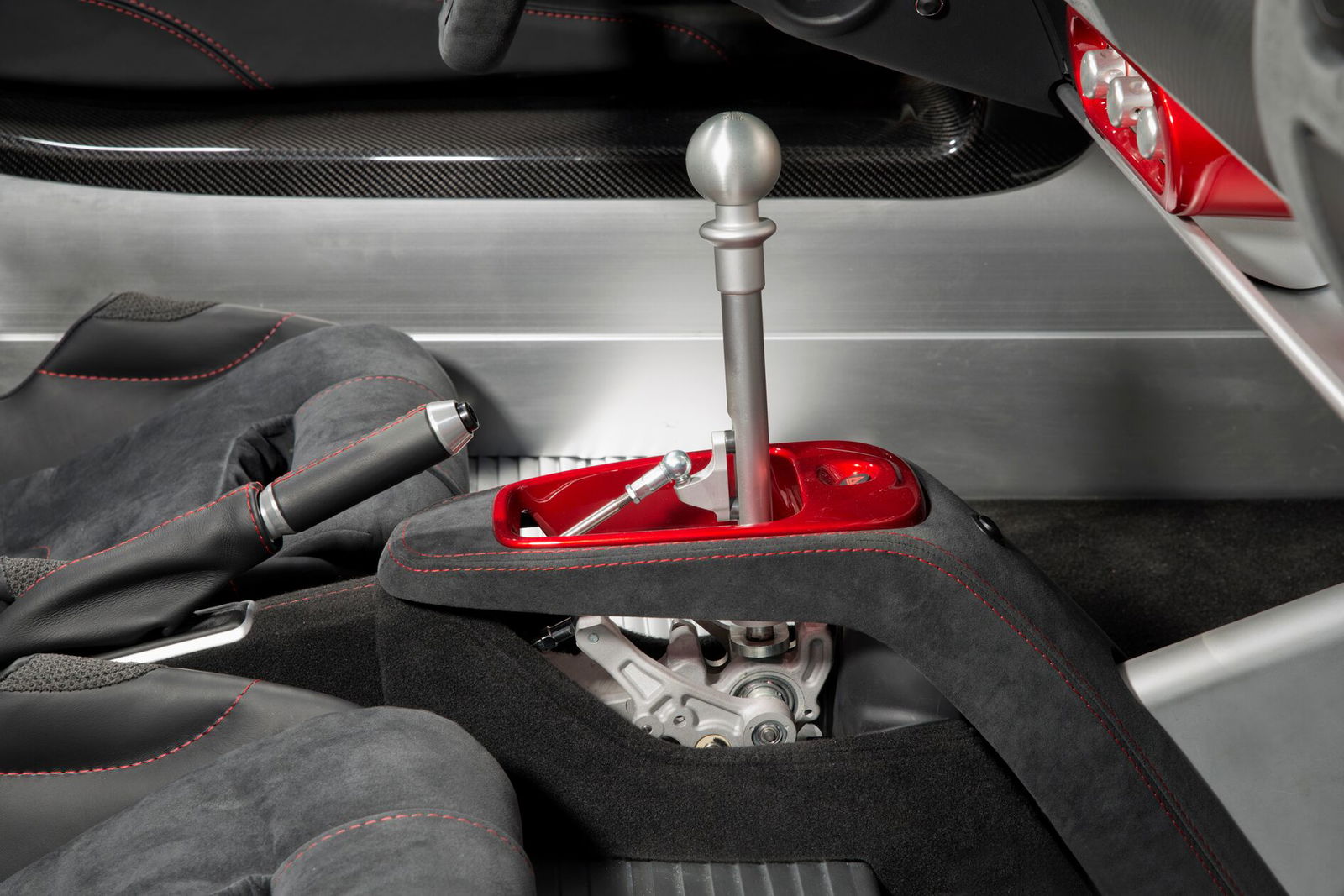 The Lotus Elise Sprint 220 Is A Sub-800kg Lightweight With An Incredible Gear Shifter