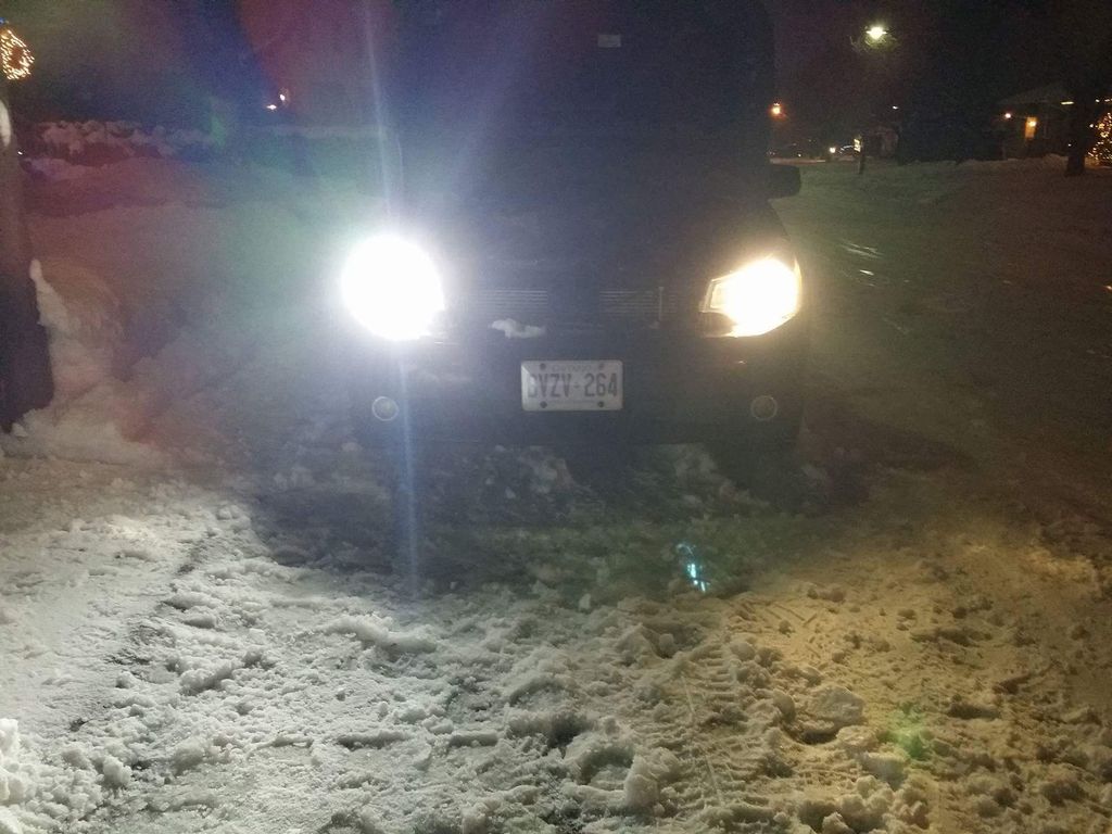LED left; Halogen right