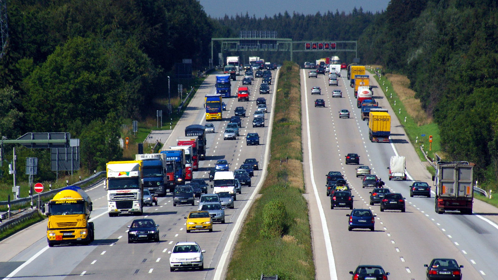 5 REASONS WHY WE GERMANS HATE OUR FAMOUS AUTOBAHN.
