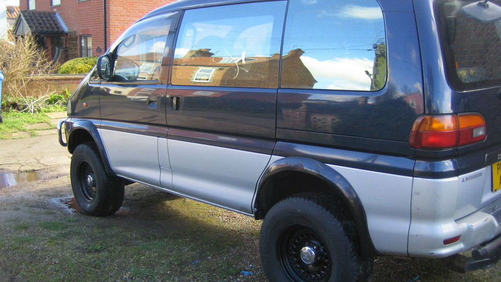 This V8-Engined Mitsubishi Delica Is Strangely Hard To Resist
