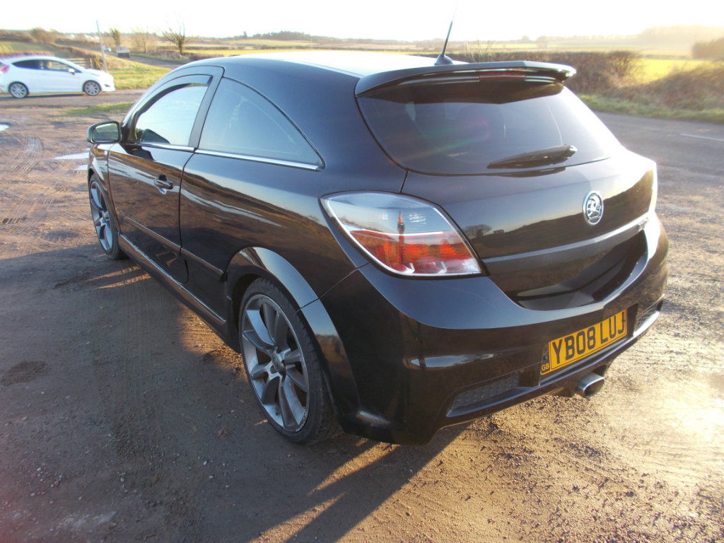 This Tatty Vauxhall Astra VXR Is The Sub-£3000 Hot Hatch Bargain You Didn't Consider