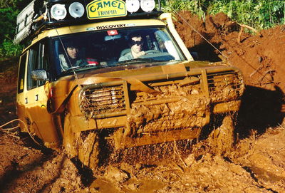 i swear i saw this exact challenge on a top gear special lol and it was also with a land rover