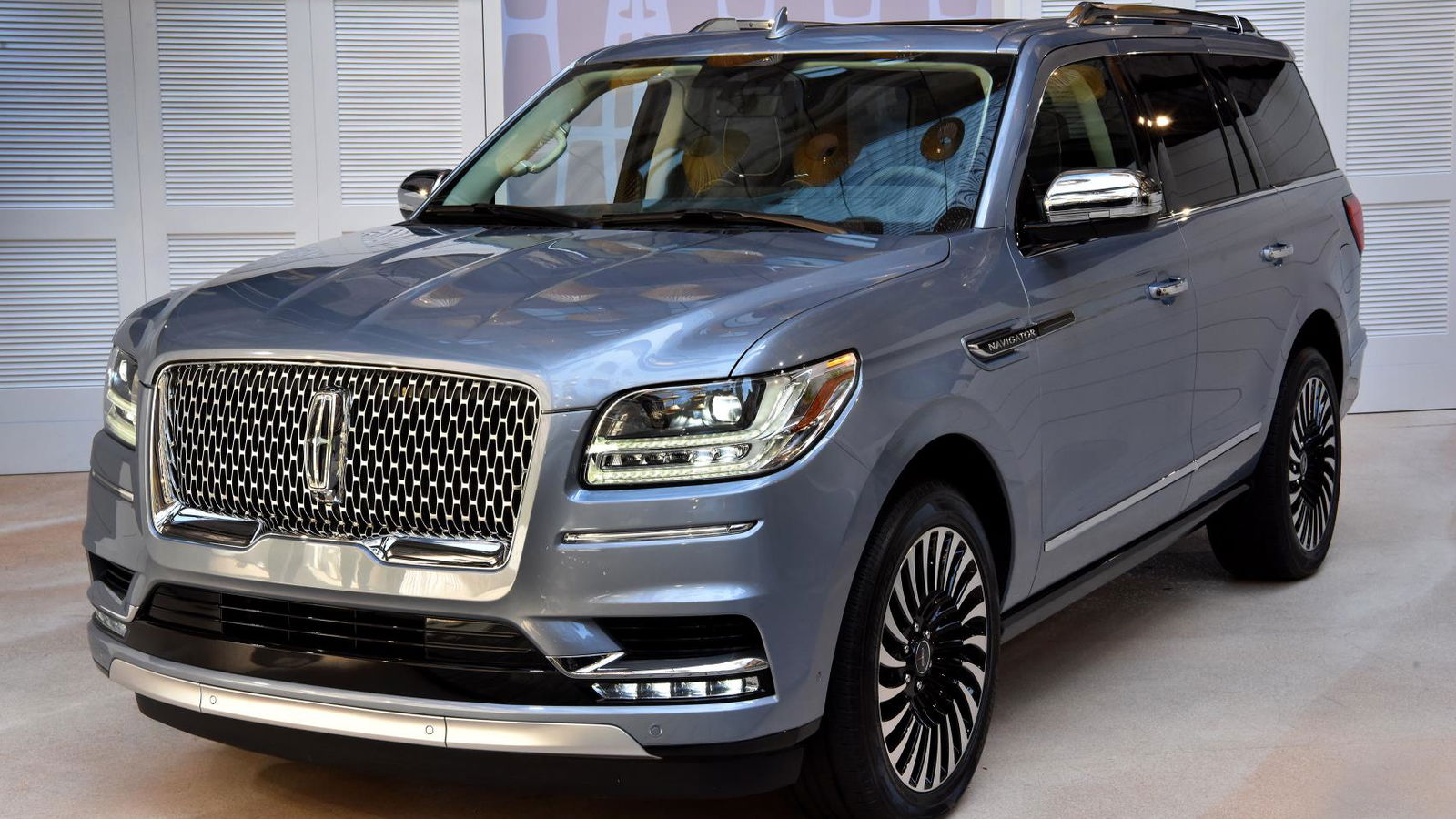 The New Lincoln Navigator Is A Massive Towing Monster
