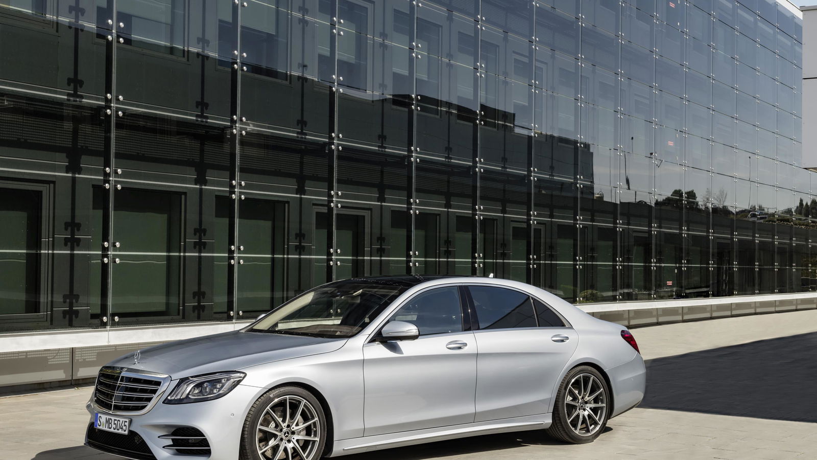 The Updated S-Class Comes With Mercedes' Fancy New Straight-Sixes