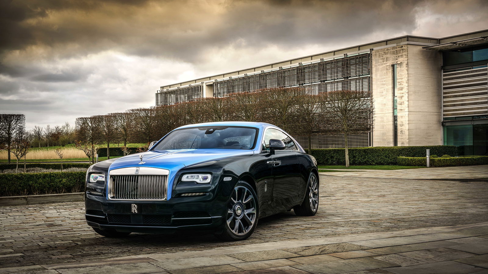 This Unique Rolls-Royce Wraith Is A British-Emirati Work Of Art