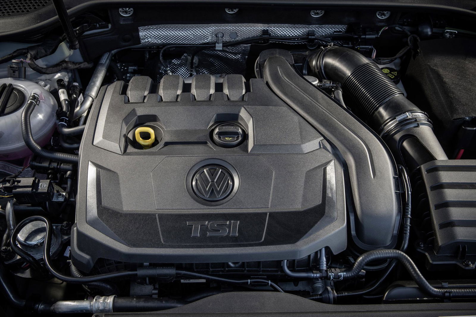 New Volkswagen Engine Deactivates All Four Cylinders To Save Fuel