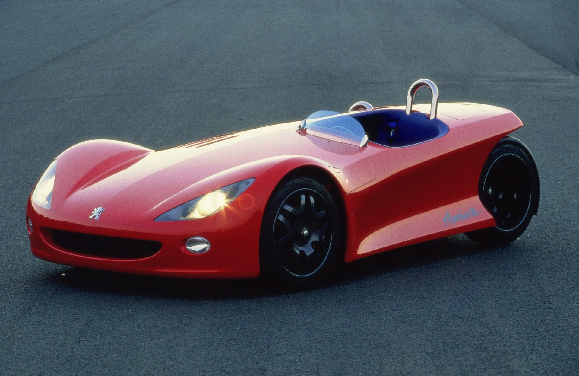 Polarising Perplexion - Peugeot Asphalte Concept