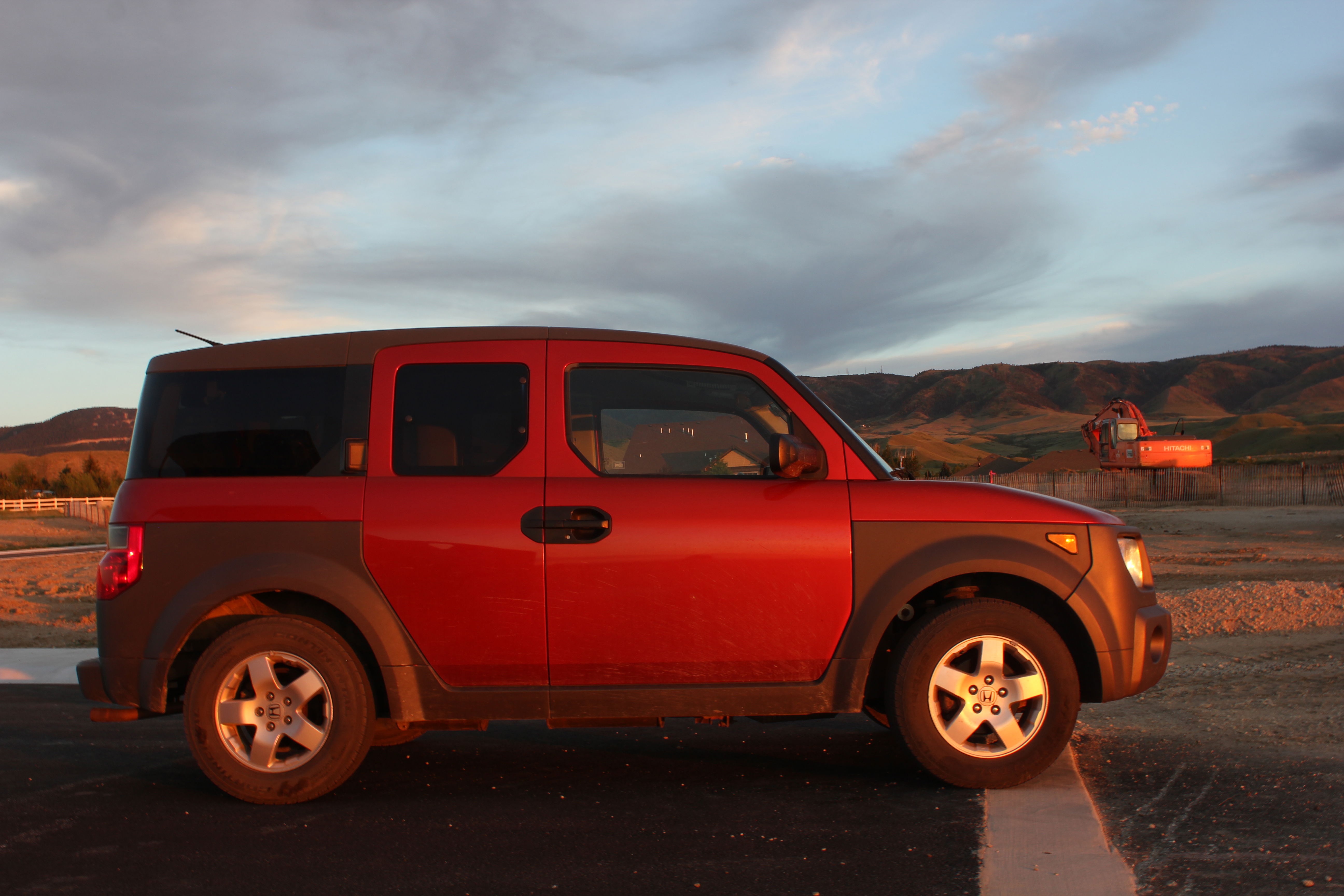The 75 cubic feet of cargo space, dual-hinged tailgate, and suicide doors made the Element a dream to load and transport cargo.