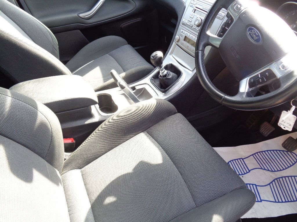 The seller might need to work on their interior shots...