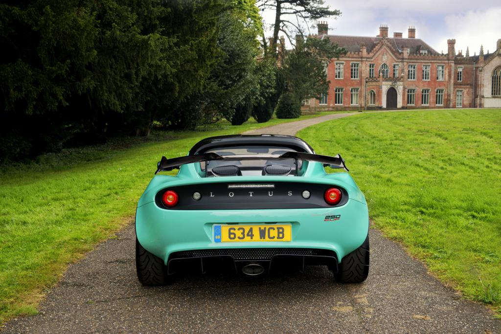 The New Lotus Elise Cup 250 Has 279bhp Per Tonne