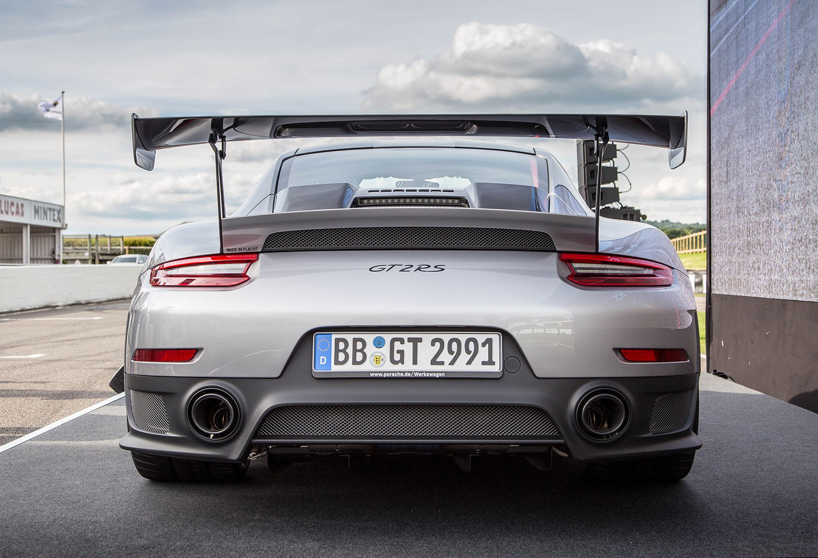 The 690bhp Porsche 911 GT2 RS Is A Seriously Rapid Slice Of Stuttgart Perfection