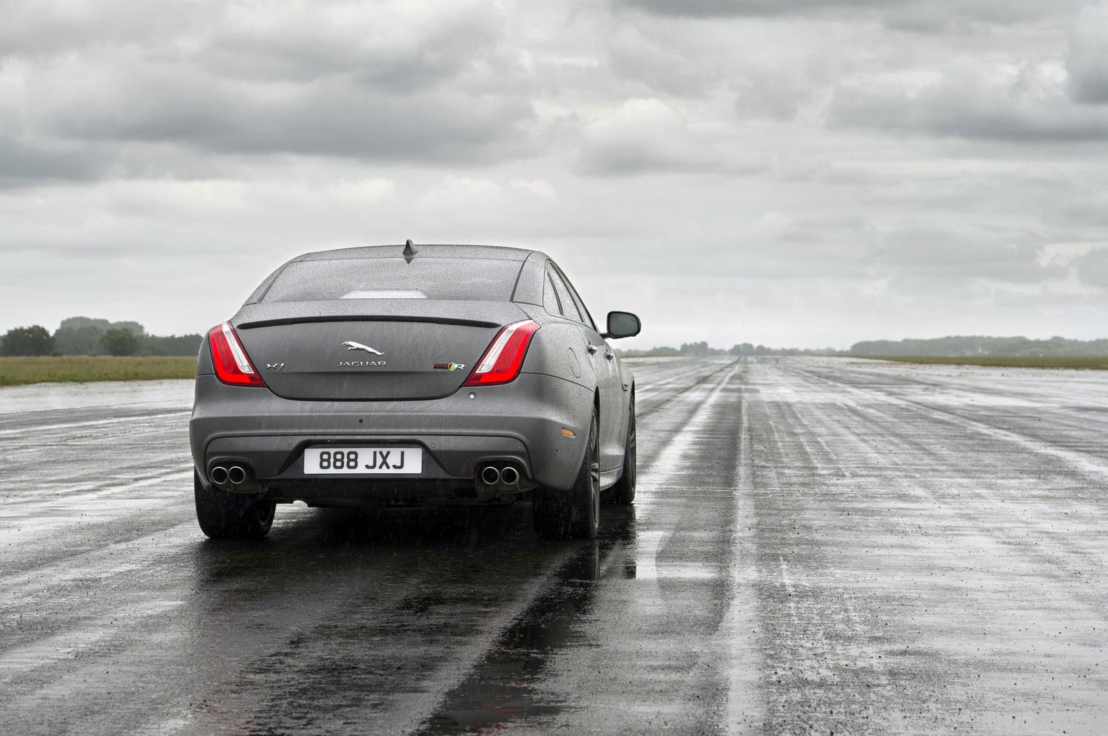 The New Jaguar XJR575 Is 567bhp Of Weaponised Comfort