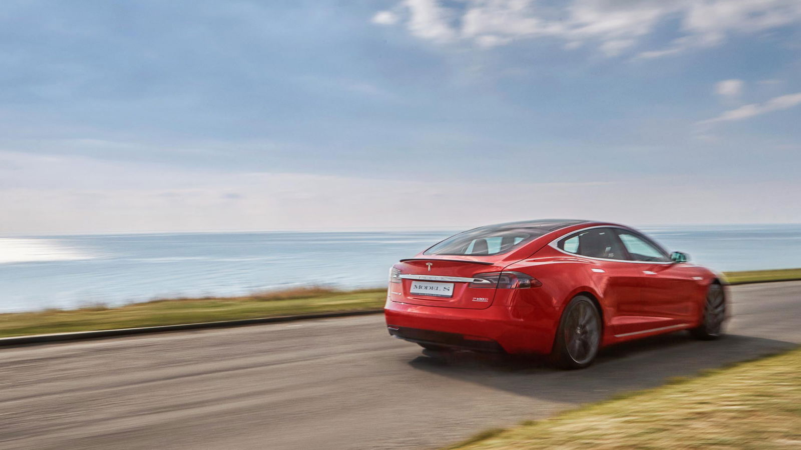 Tesla's Autopilot Was Blamed For Another Crash... But Now The Driver Has Owned Up