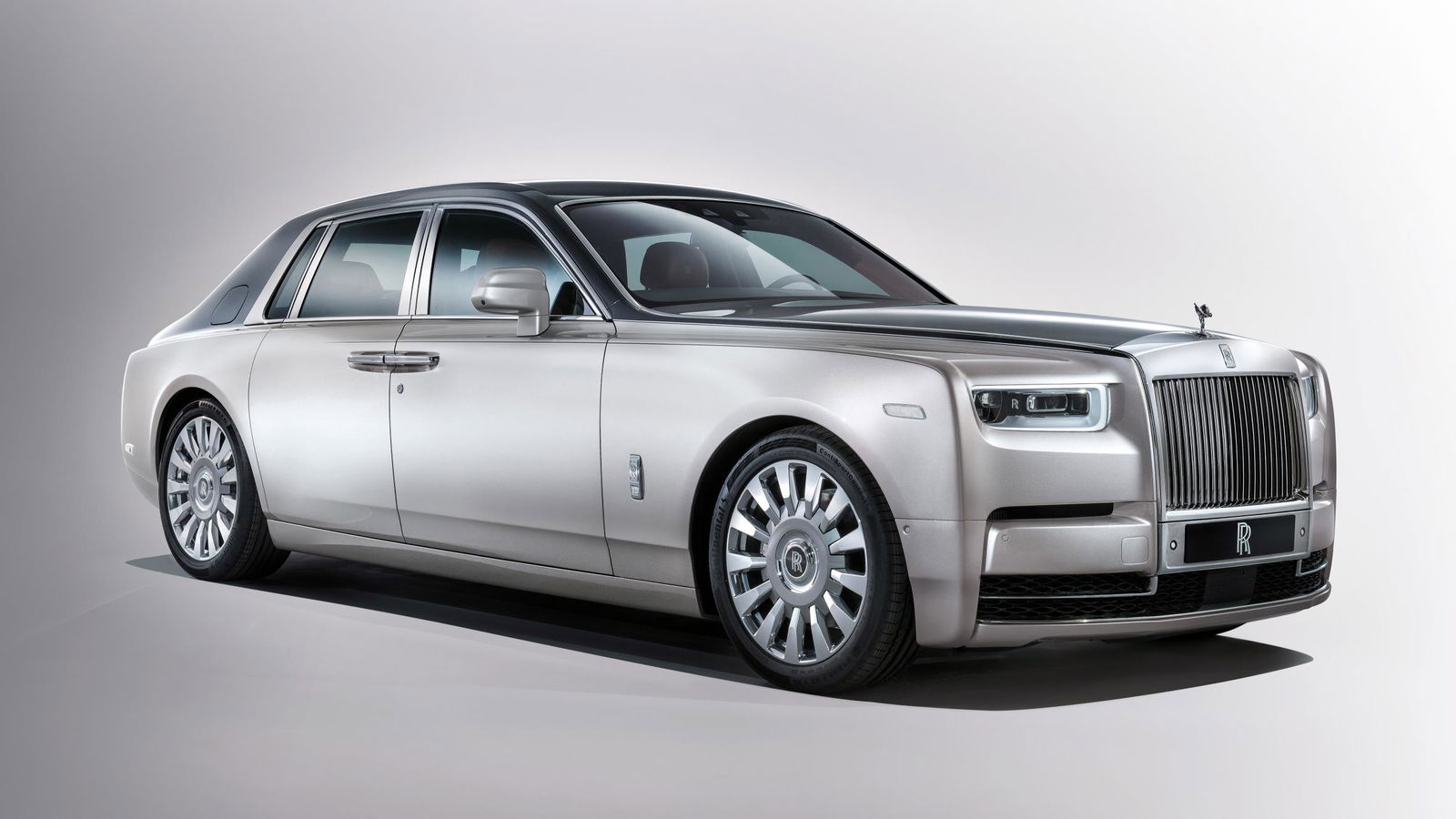 This Is The New Twin-Turbocharged V12 Rolls-Royce Phantom VIII