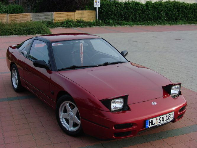Pictured above: German Spec facelift 200SX