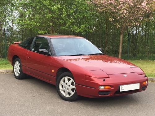 Pictured above: UK Spec facelift 200SX