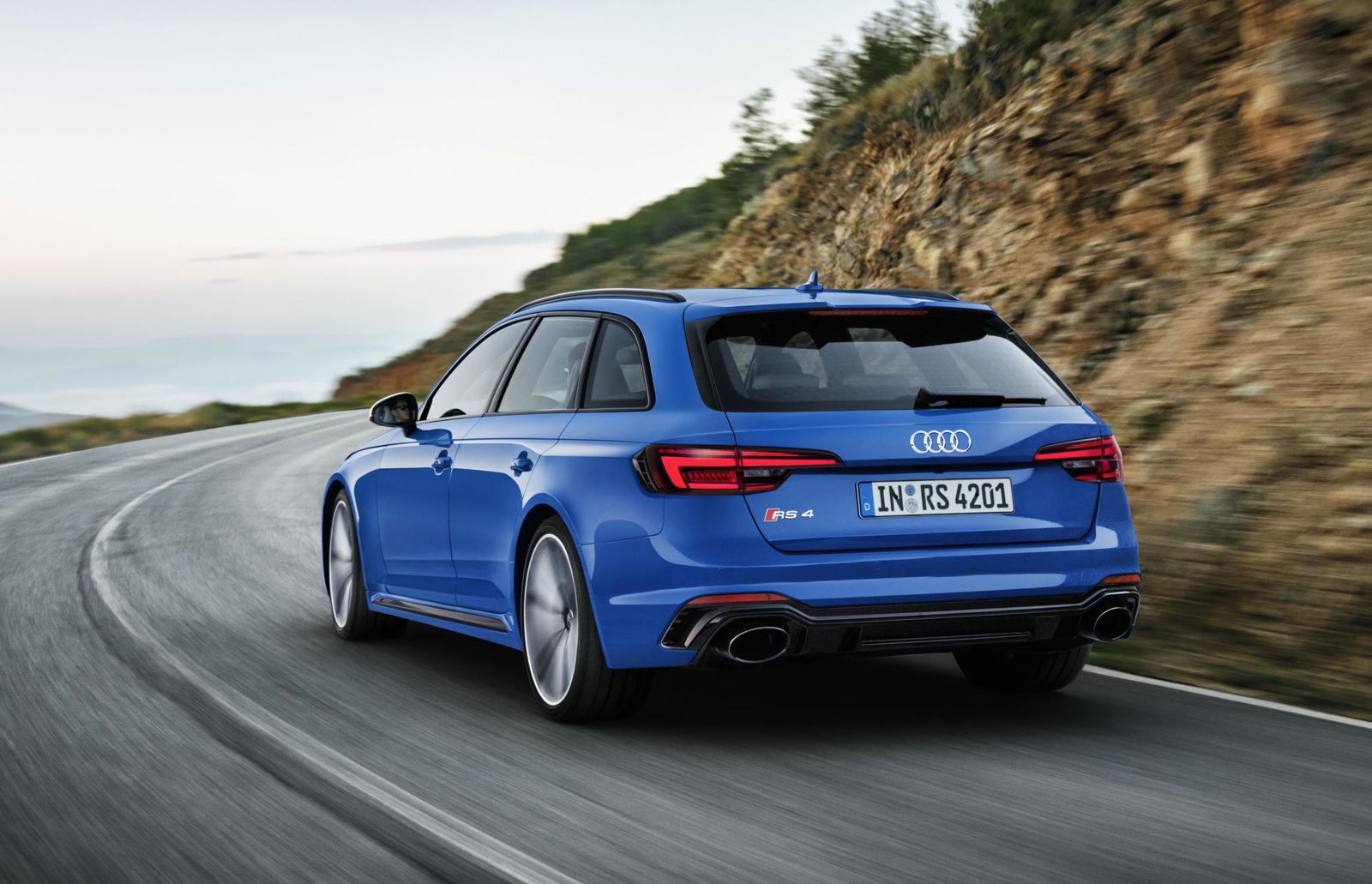 BMW xDrive Vs Audi Quattro - Which All-Wheel Drive System Is Best?
