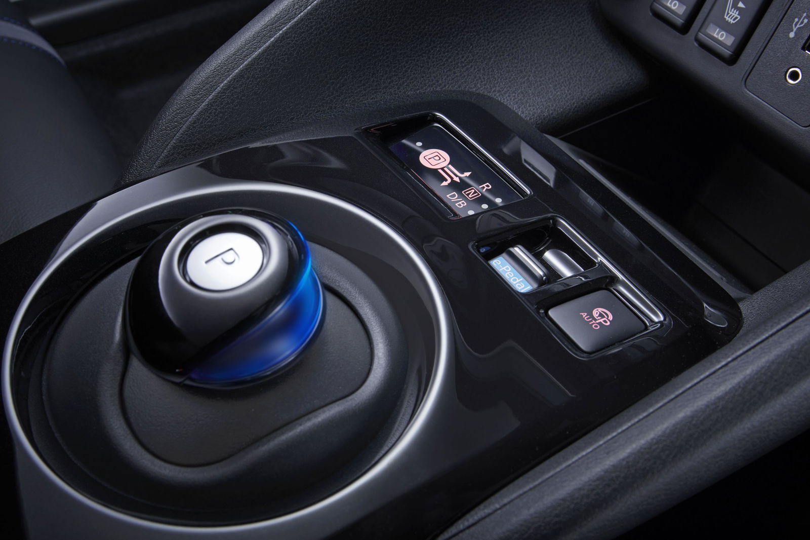 The Tech-Heavy New Nissan Leaf Is The Car To Buy If Two Pedals Are Too Many For You