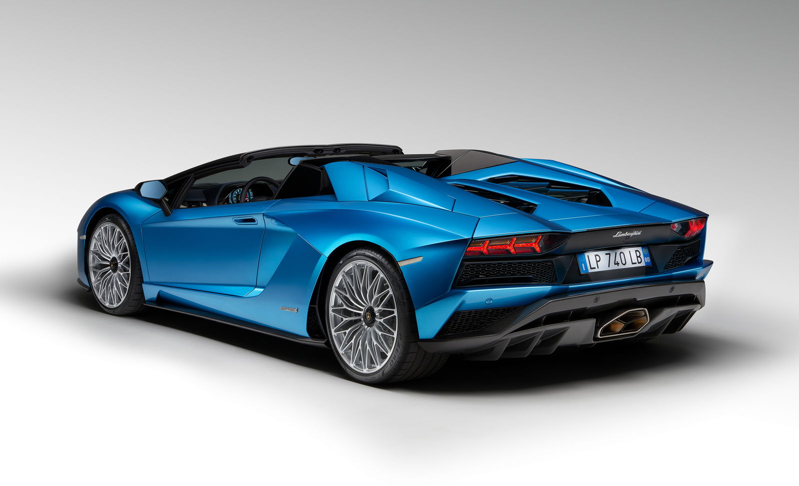 Lamborghini's Aventador S Roadster Is A 217mph Hair-Drying Missile