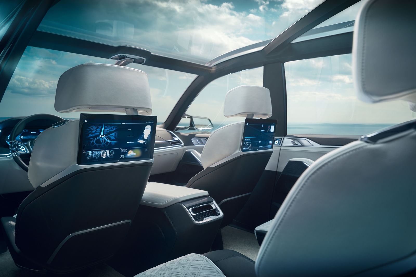 The BMW Concept X7 iPerformance Is A Highly Conspicuous Three-Row SUV