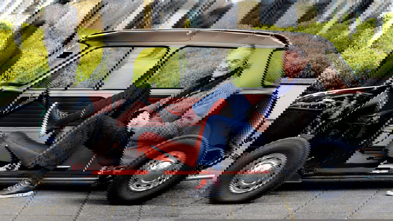 A Vacuum Cleaner Manufacturer Wants To Make An Electric Car By 2020