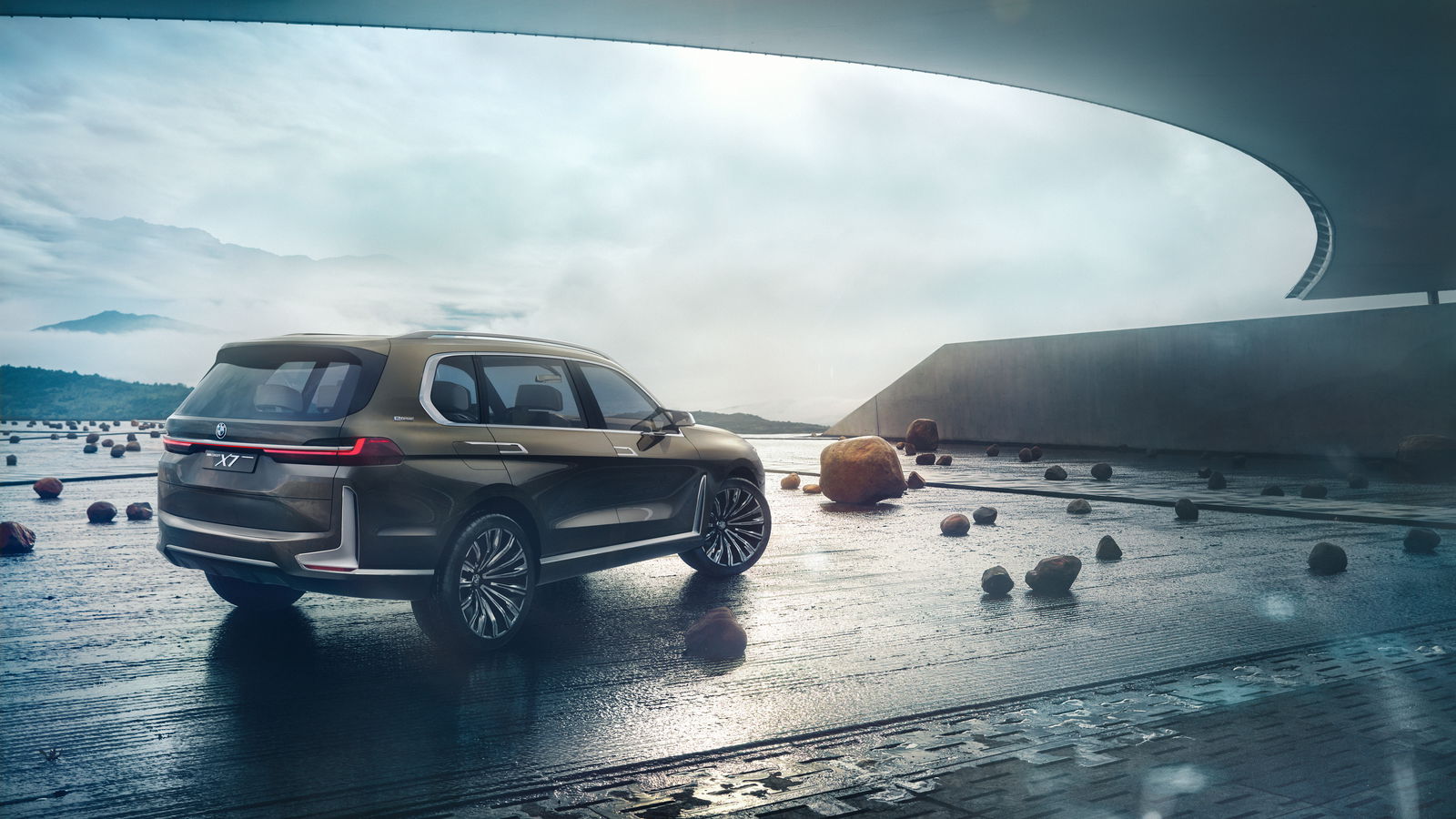 The BMW Concept X7 iPerformance Is A Highly Conspicuous Three-Row SUV