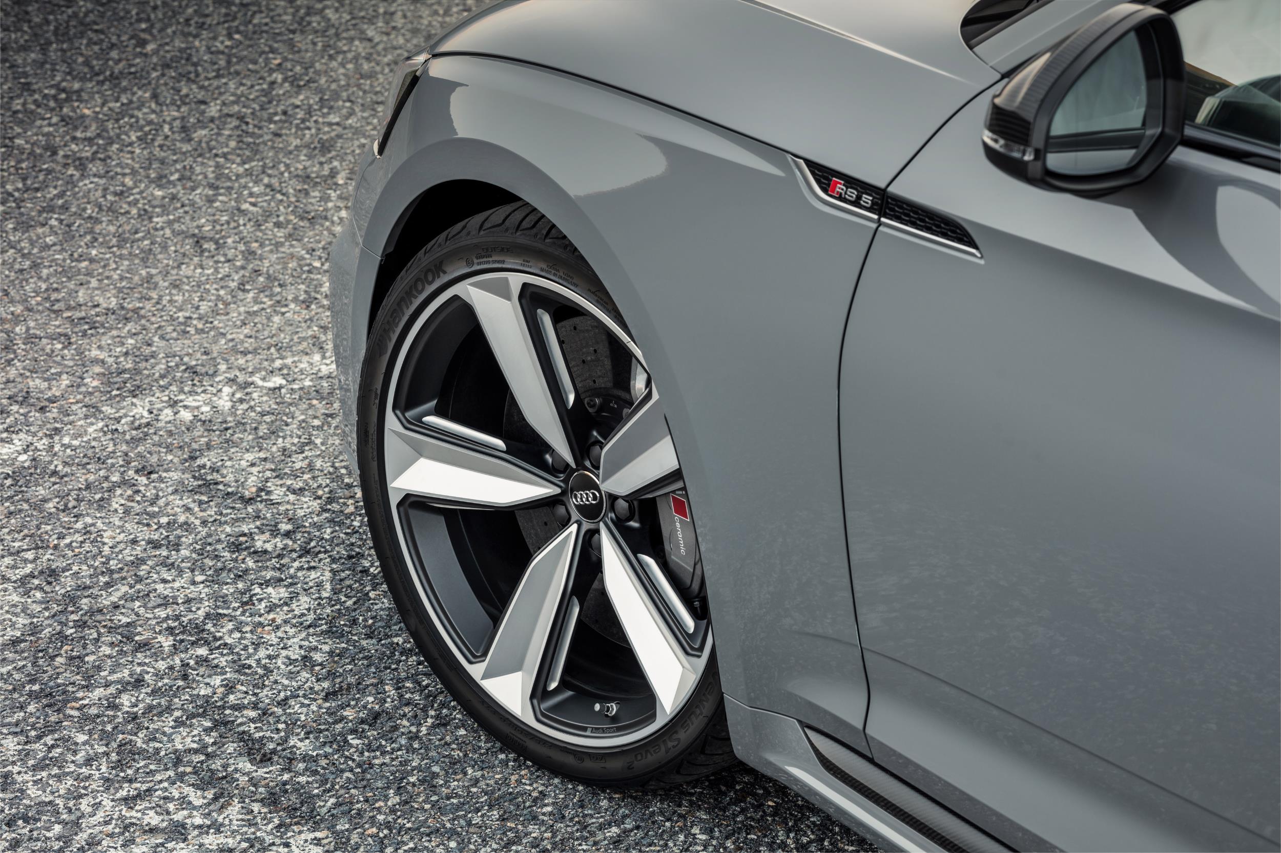 Save Weight And Add Spangly Bits With The Audi RS4 And RS5 Carbon Editions