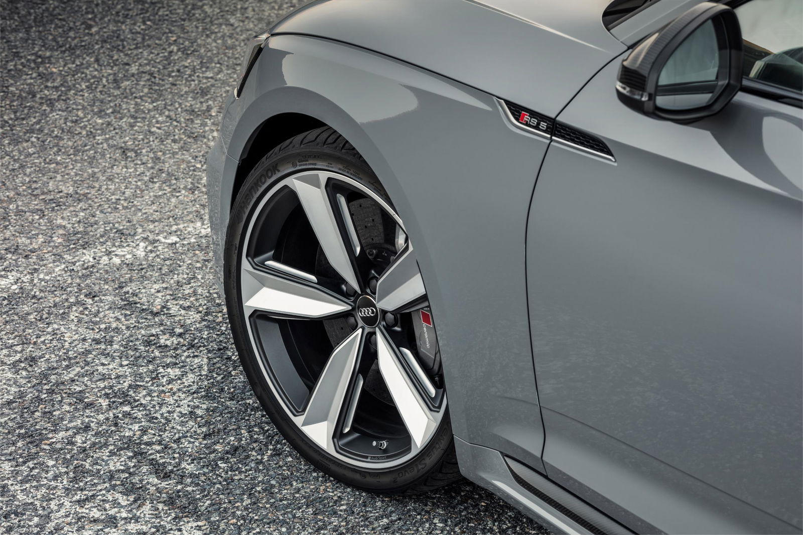Save Weight And Add Spangly Bits With The Audi RS4 And RS5 Carbon Editions