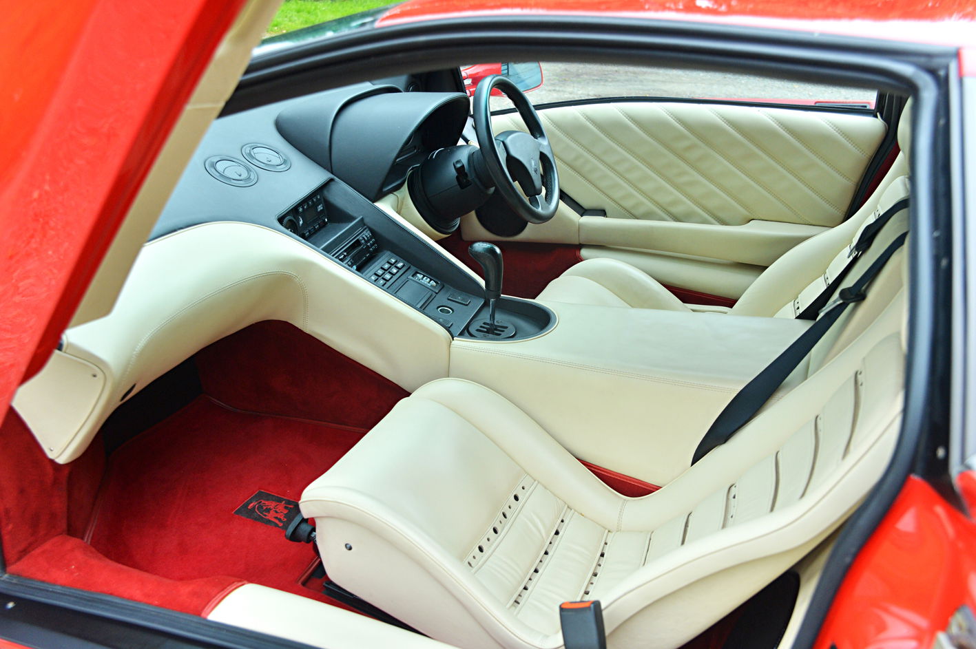 This 8500-Mile Lamborghini Diablo VT Isn't As Expensive As You'd Expect