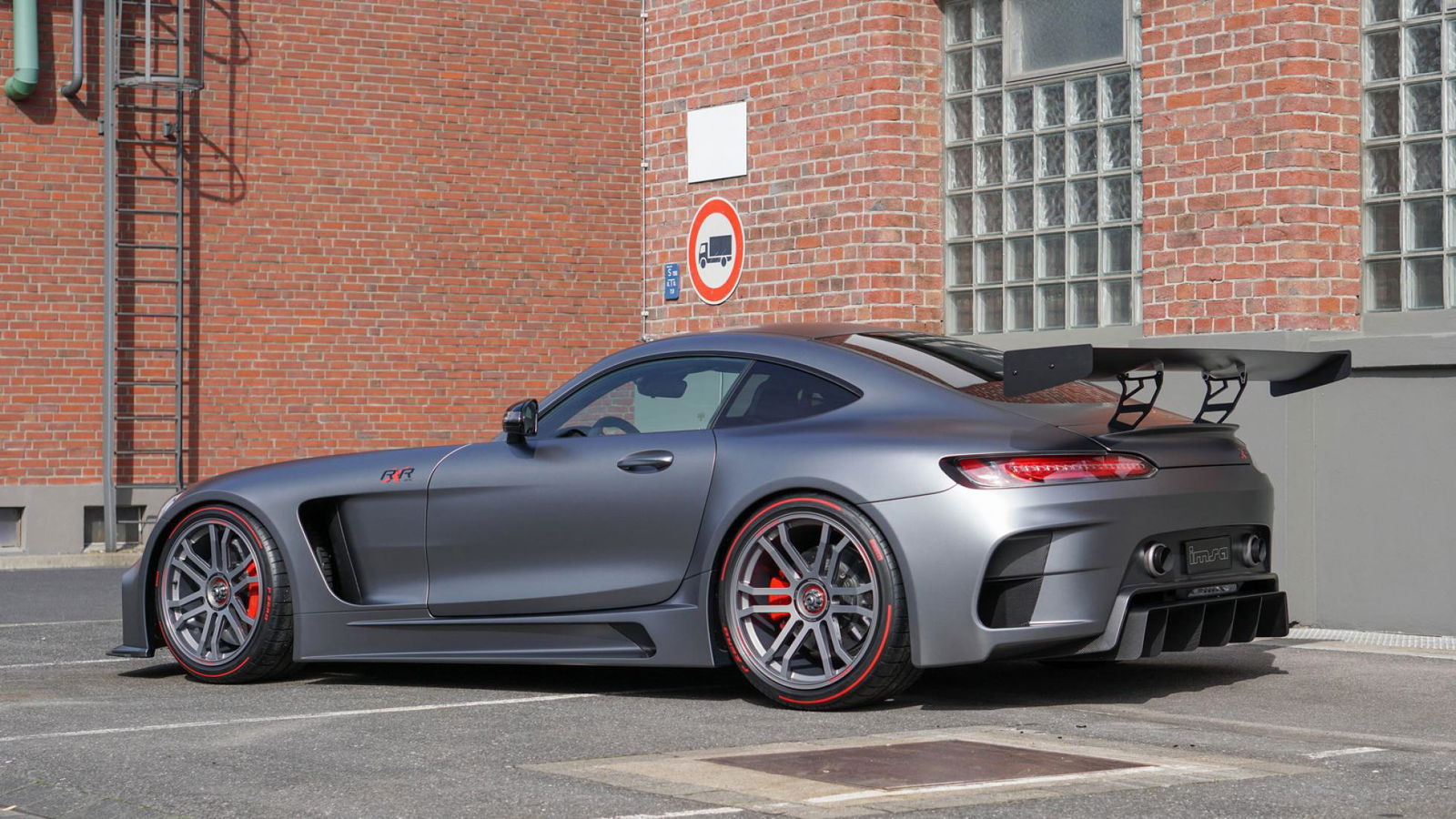 This 828bhp Mercedes-AMG GT Makes The R Look Weak