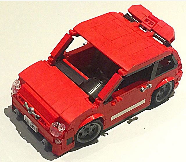 A 14 year old Lego Car Builder has built a Mini Phil