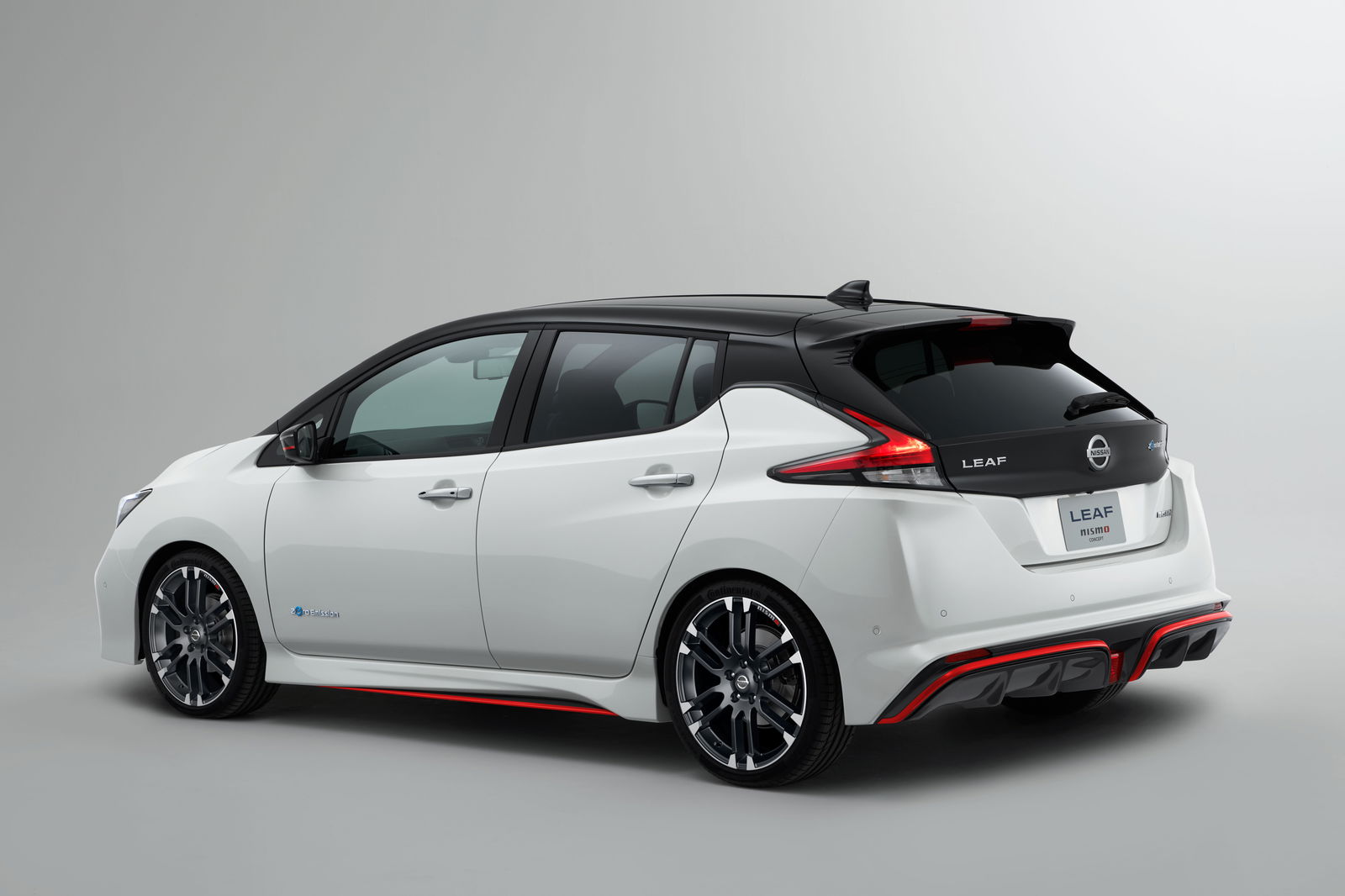 Here's A Closer Look At Nissan's Leaf Nismo Concept