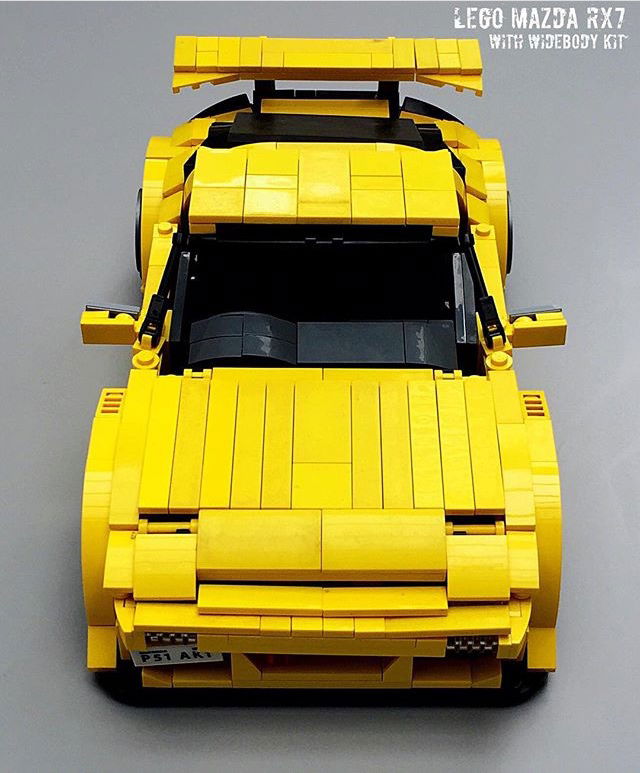 A 14 year old Lego Car Builder has built a Mini Phil