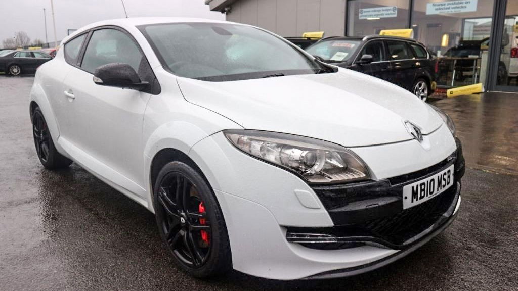 The Megane RS 250 Cup Is A Fiesty Piece Of Hot Hatch Magic For £7000