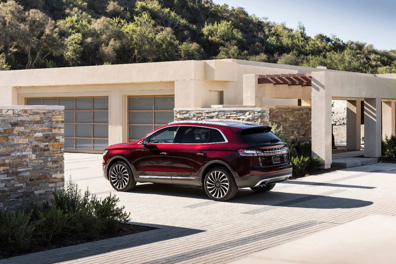 Lincoln's New Nautilus Finally Includes Properly Modern Technology