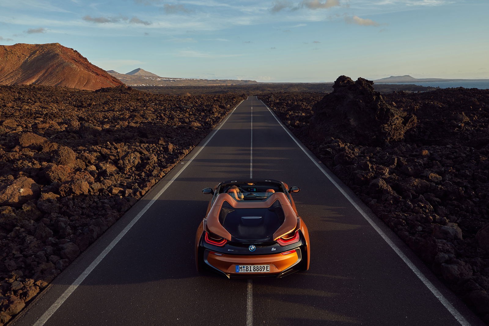 Here Are The New, More Capable BMW i8 Coupe And Roadster