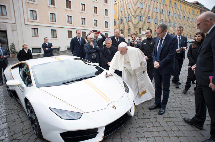 Lamborghini Has Given The Pope A Huracan