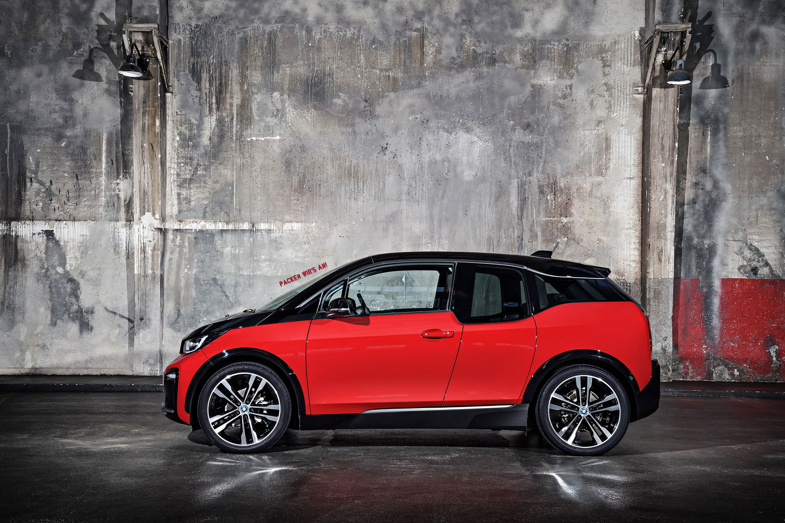 BMW Is Recalling Every American i3 Because Someone Might Get Hurt If They Don't Wear A Seat Belt