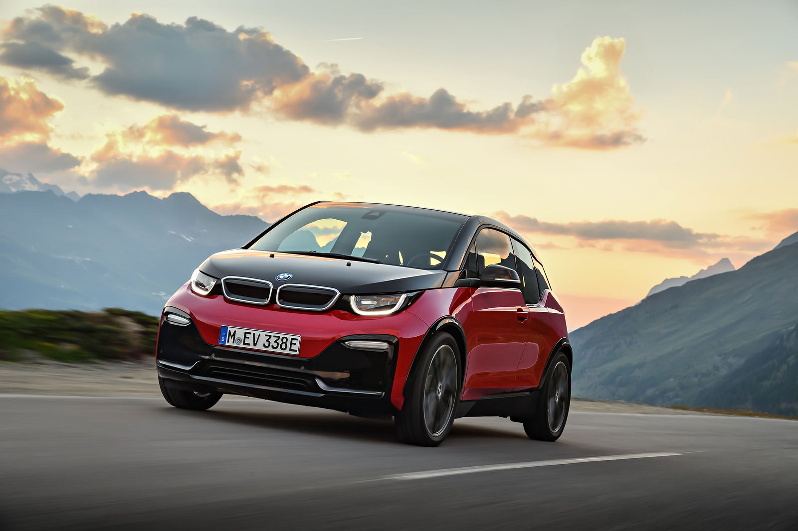 BMW Is Recalling Every American i3 Because Someone Might Get Hurt If They Don't Wear A Seat Belt