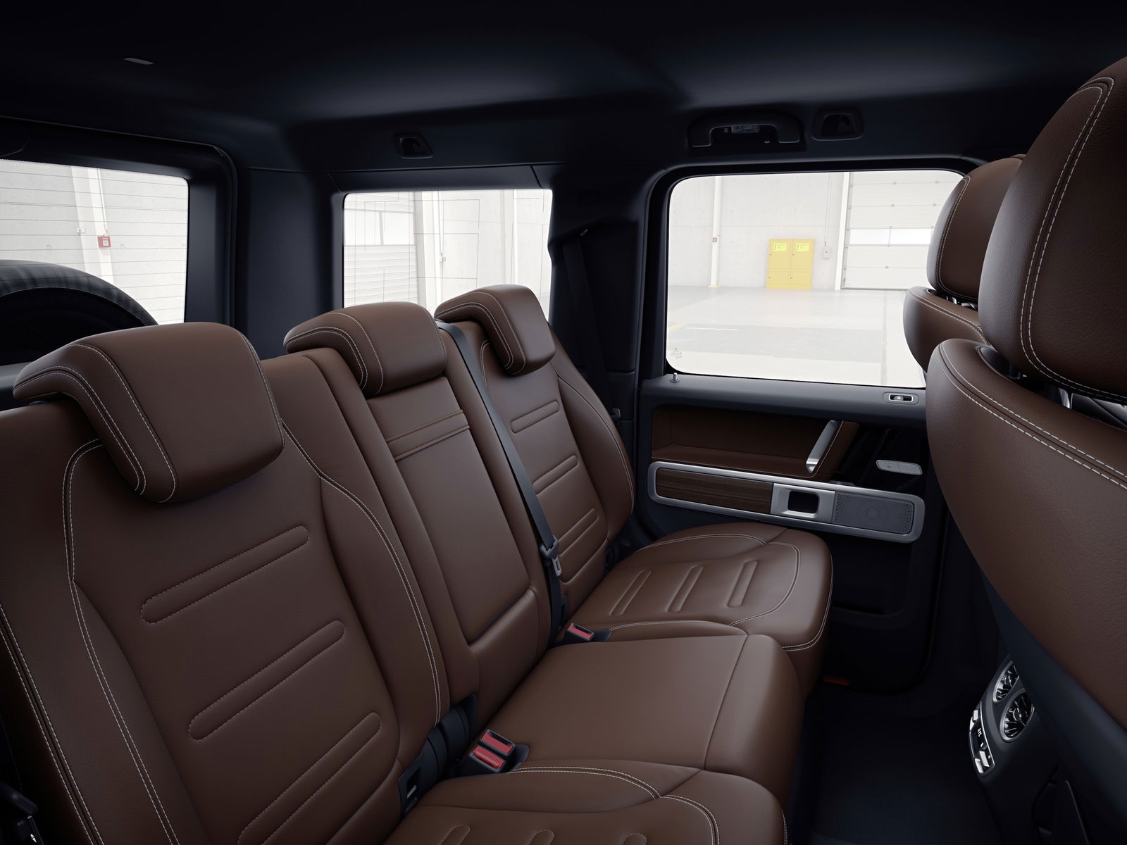 Seats are available trimmed in either black, nut brown or macchiato beige leather