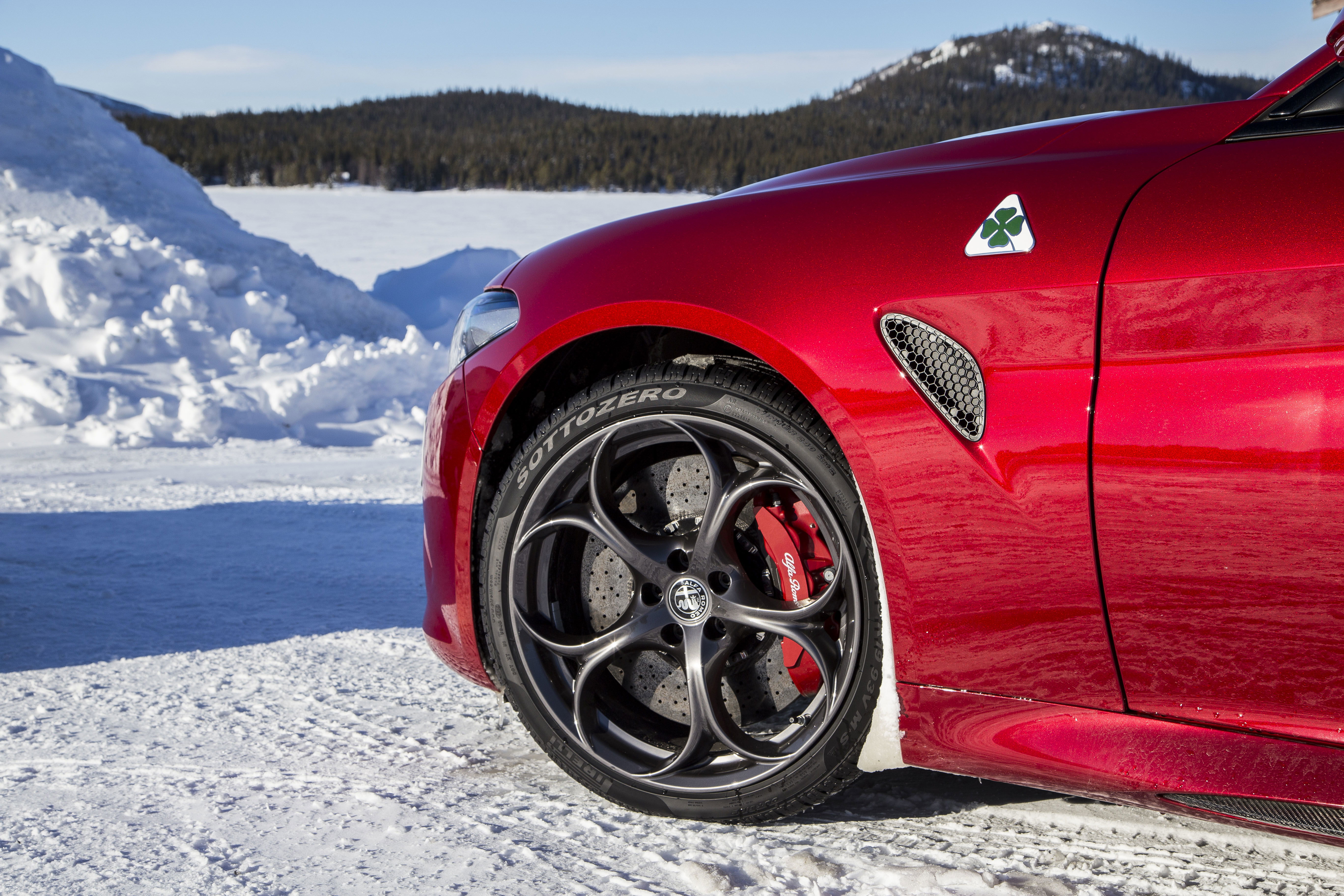 These 30 Car Pics Are Epic Wallpaper Material