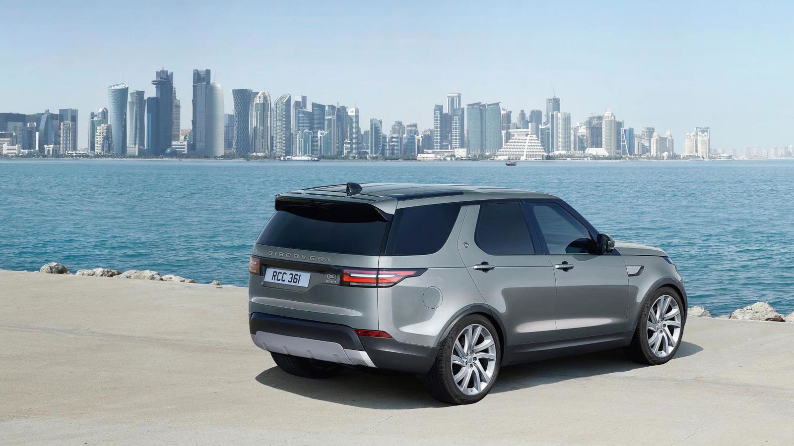 You Can Now Buy The Land Rover Discovery As A Van