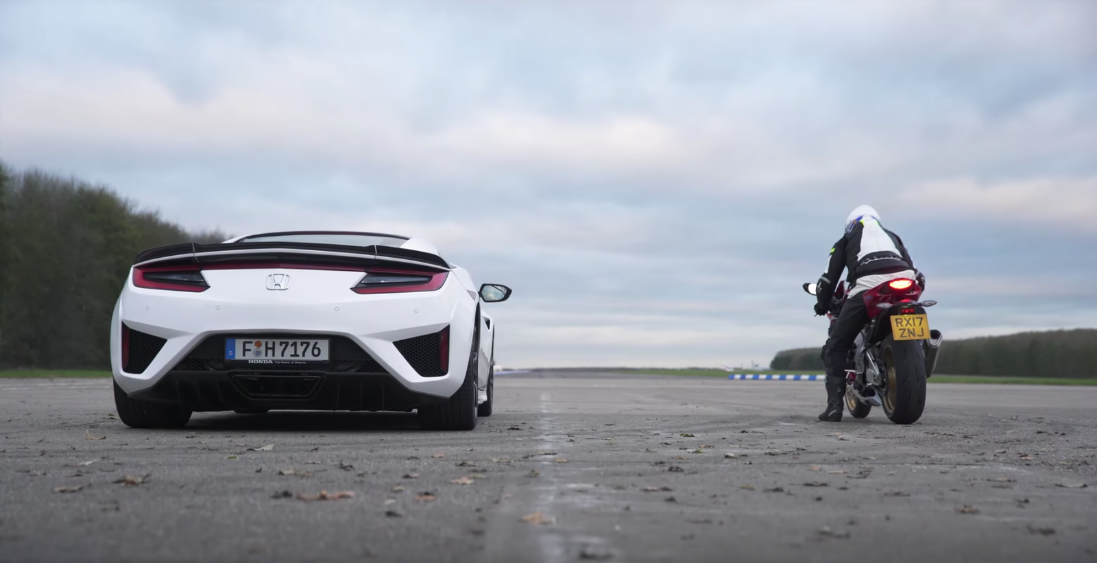 What Happens When You Drag Race A Honda NSX Against A Fireblade?