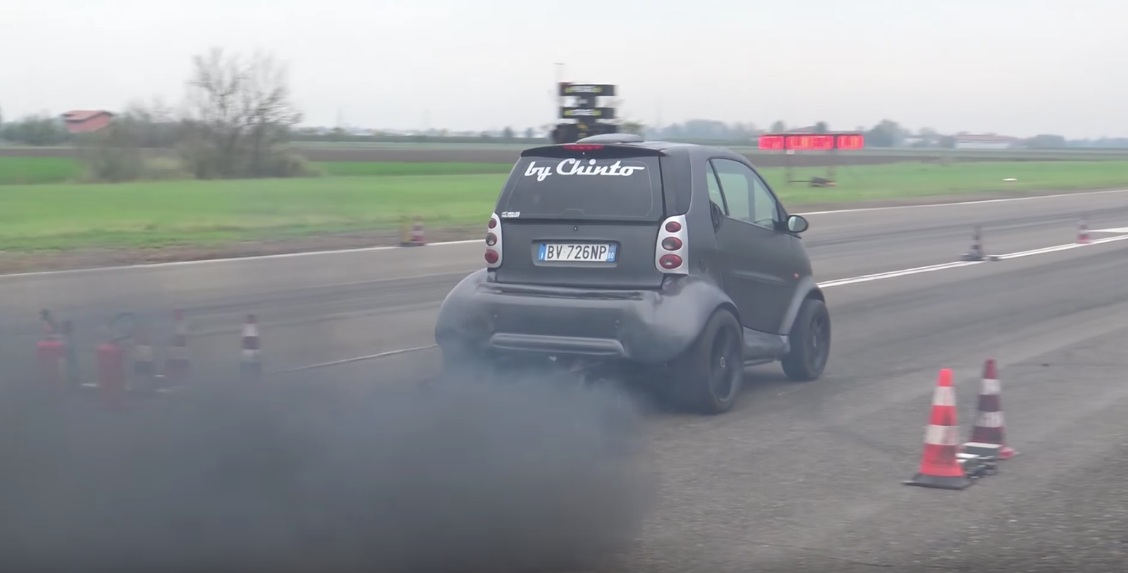 This TDI-Swapped Smart Is An Adorable Drag Racer With A Smoking Habit