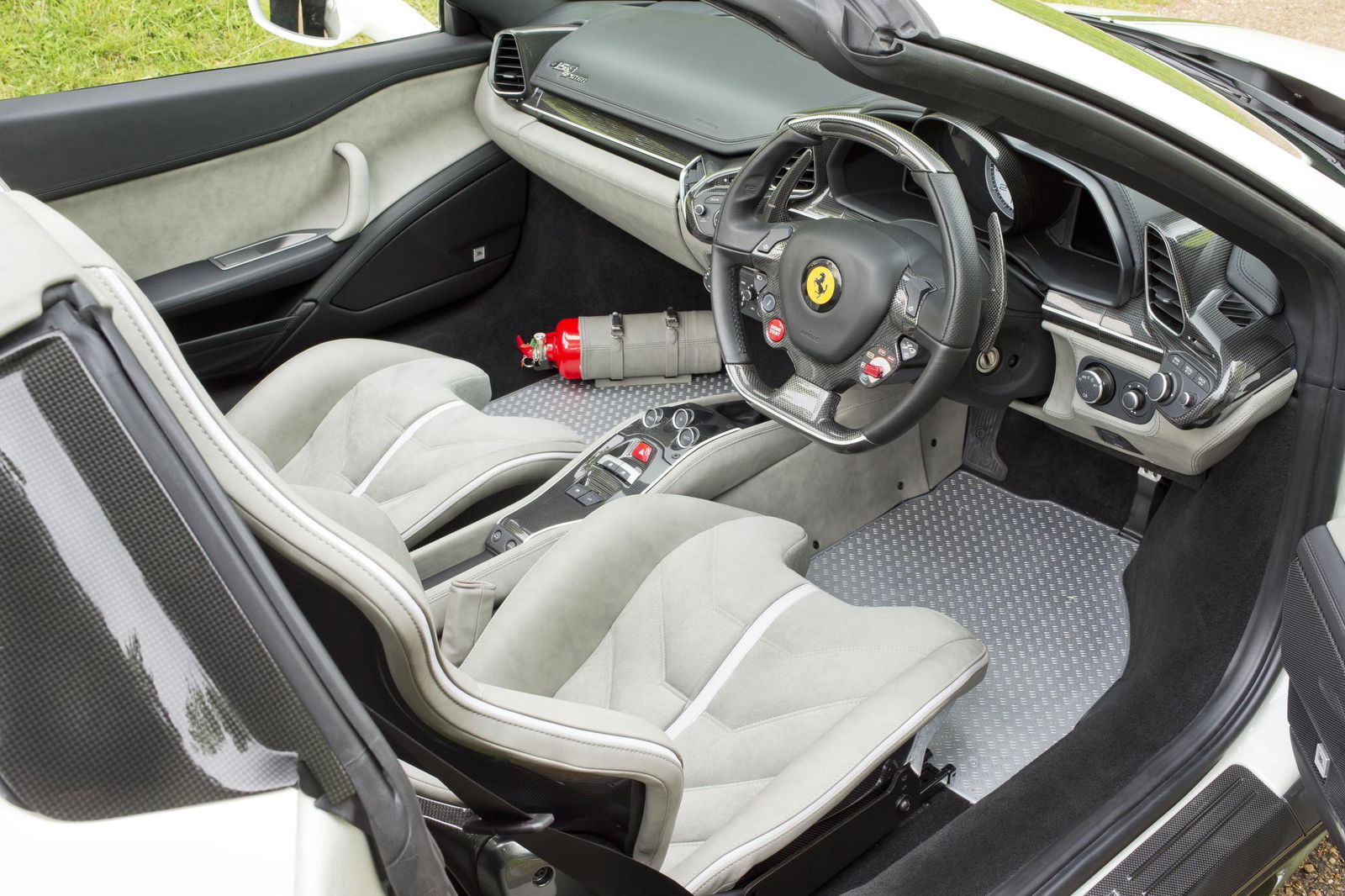 Hotel Valet Conned Into Giving Ferrari Keys To Joyriders