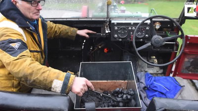 This Pensioner Has Built An Awesome Steam-Powered Land Rover