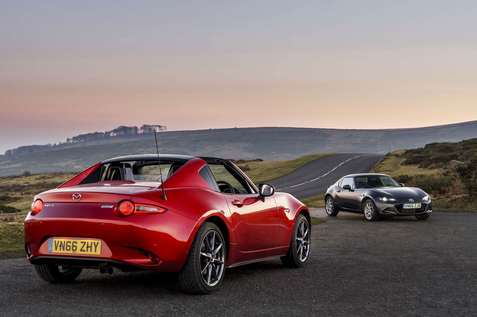 Mazda's MX-5 RF Is Massively Out-Selling The Traditional Soft-Top
