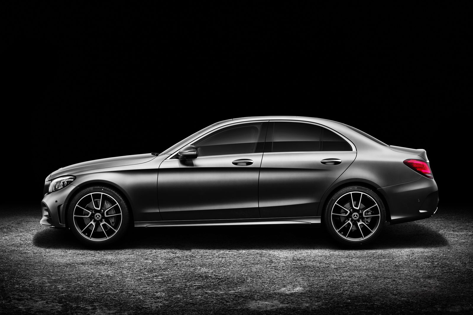 The Facelifted Mercedes C-Class Has A Space-Age Options List